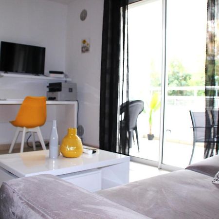 Studio Moderne, Centre-Ville, Au Calme, Parking Prive La Possession Ngoại thất bức ảnh