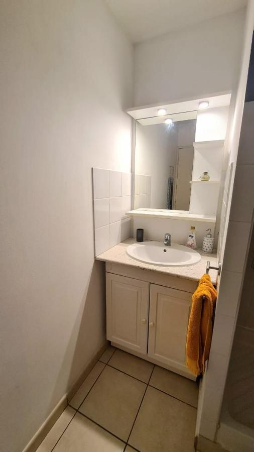Studio Moderne, Centre-Ville, Au Calme, Parking Prive La Possession Ngoại thất bức ảnh