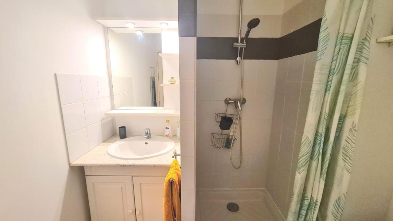 Studio Moderne, Centre-Ville, Au Calme, Parking Prive La Possession Ngoại thất bức ảnh